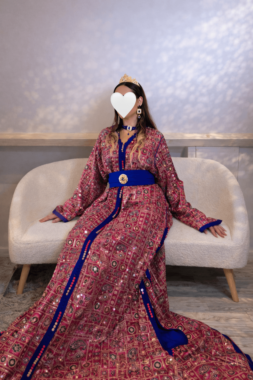 Caftan Royal aux d'Etails Bleu Roi - 1/3